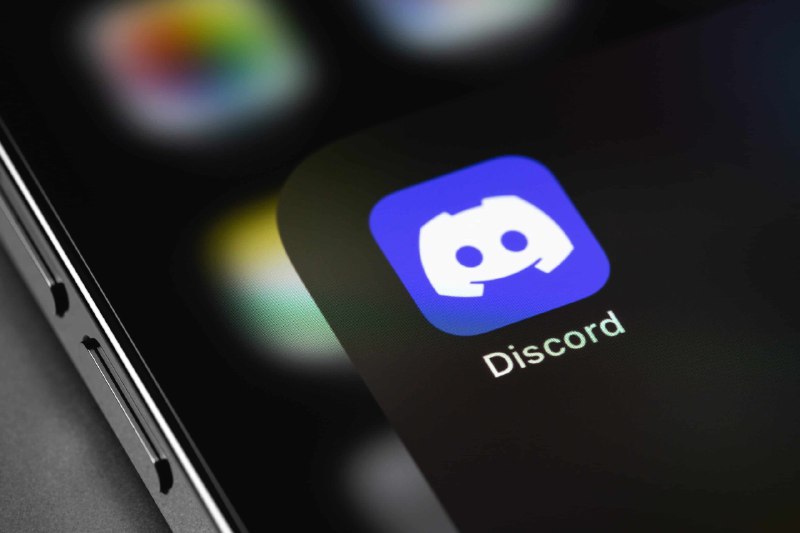 Debate quente: UFMG usou API do Discord para coletar bilhões de mensagens públicas para pesquisa social. Dados seriam anonimizados. Mas o Discord alegou violação dos seus termos, mesmo sendo uma API oficial e dados públicos. Um especialista considerou a coleta legítima. Isso questiona: se uma API expõe dados públicos, pesquisadores podem usá-la? Qual sua visão sobre a postura do Discord diante dessa prática comum entre desenvolvedores e pesquisadores?Compartilha o que tu pensa no post que fiz no linkedin!Post: 
